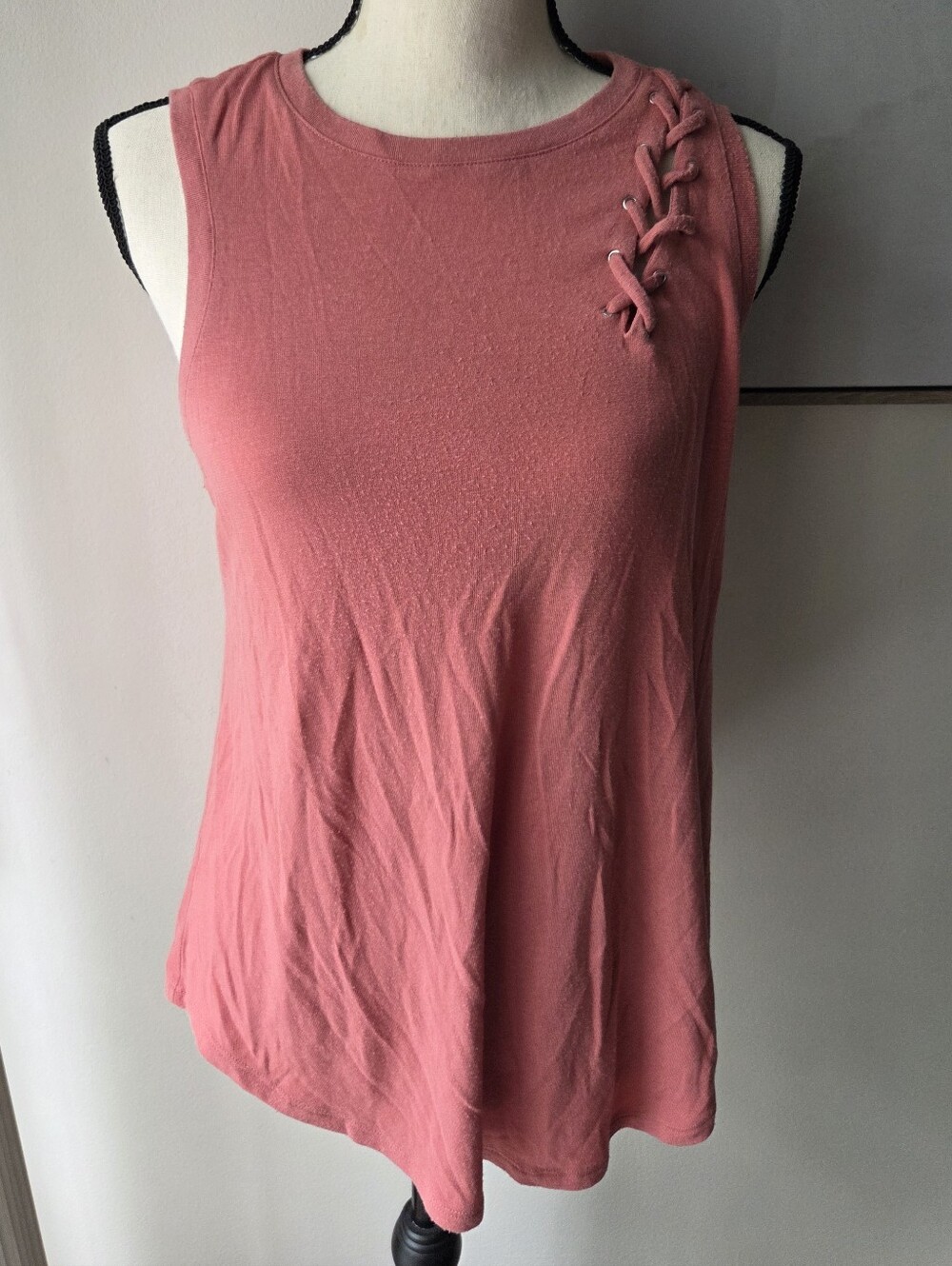 Express Lace Up Shoulder Tank Top in Pink/Coral/Salmon Sz Medium